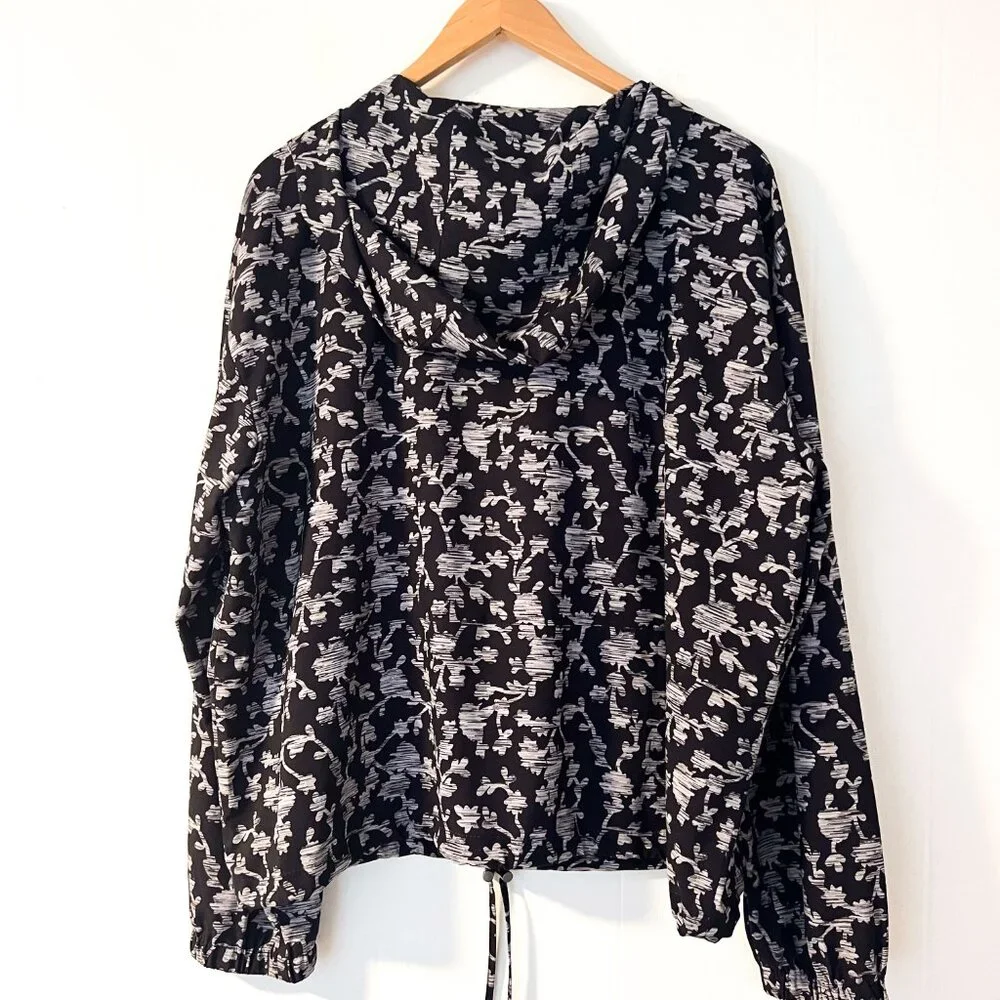 J. Jill FIT black floral on the go windbreaker water repellent hooded Large